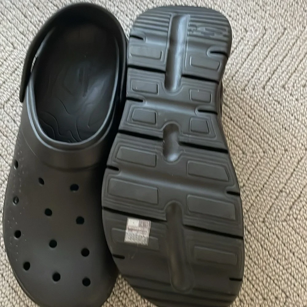 SKECHERS Men's Black Clogs